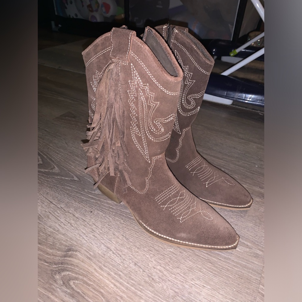 AKIRA SZ 9 COWGIRL BOOTS CALF HEIGHT!! Women